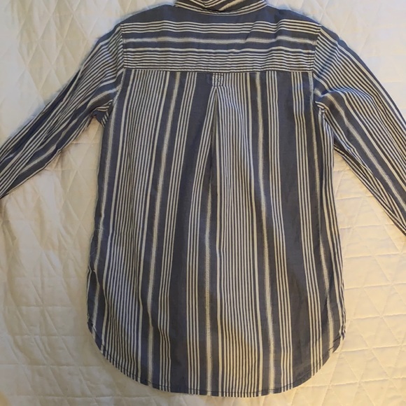 American Eagle Strip Button Down size XS/S - Picture 4 of 6